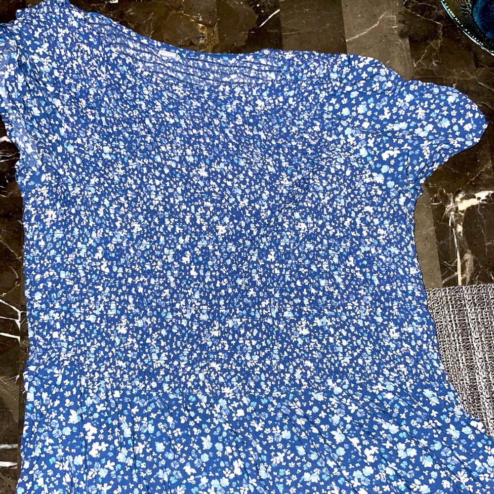 Brand new old navy blouse ❤️❤️💙